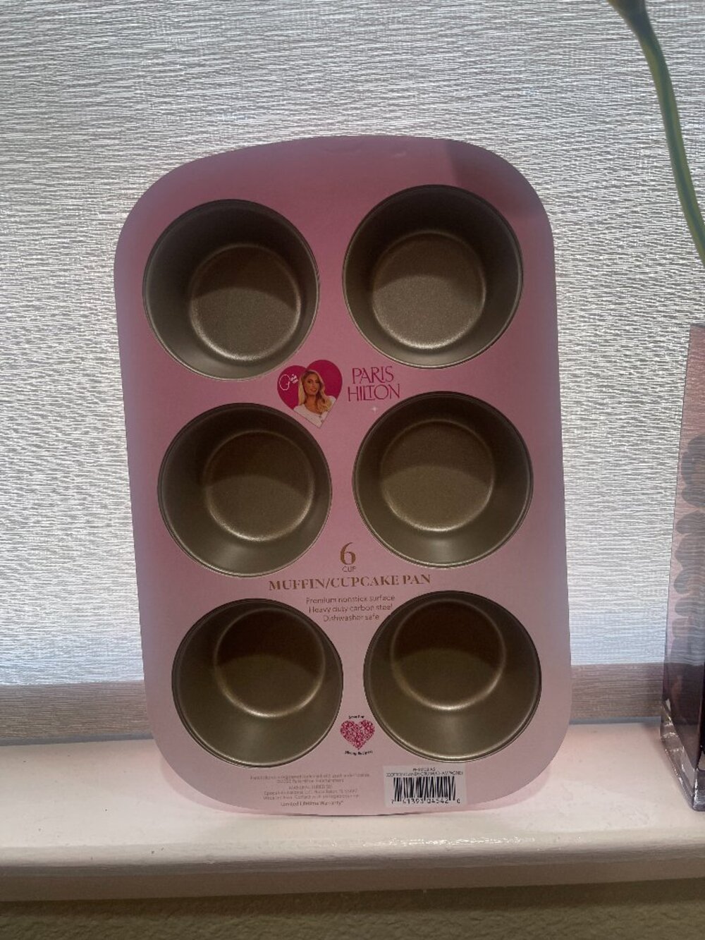 Paris Hilton Pink Muffin Pan 6 Cup NWT Aesthetic Bakeware